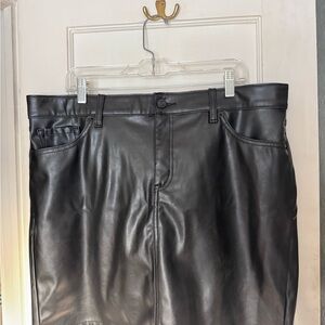 NWT Torrid Faux Black Leather Skirt Sz 20